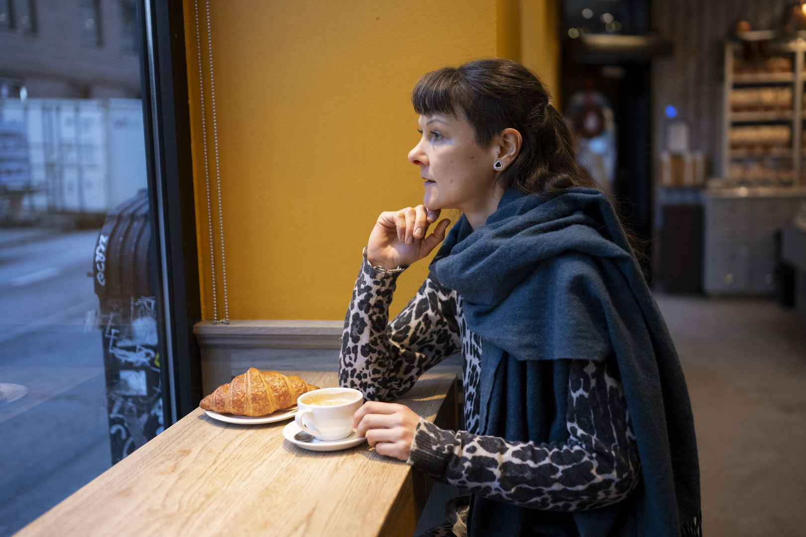 Bilde av Dagny som drikker kaffe - Foto: Jan Tore Eriksen